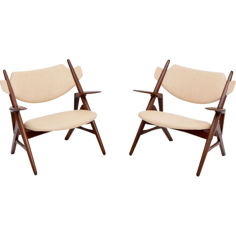 Pair of Mid-Century Modern chairs Hans Wegner Sawbuck chair 1950