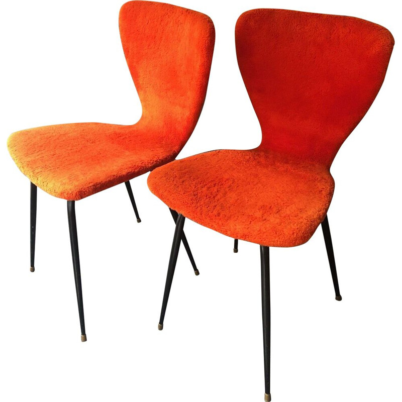 Paire de chaises vintage en fausse fourrure rouge 1950