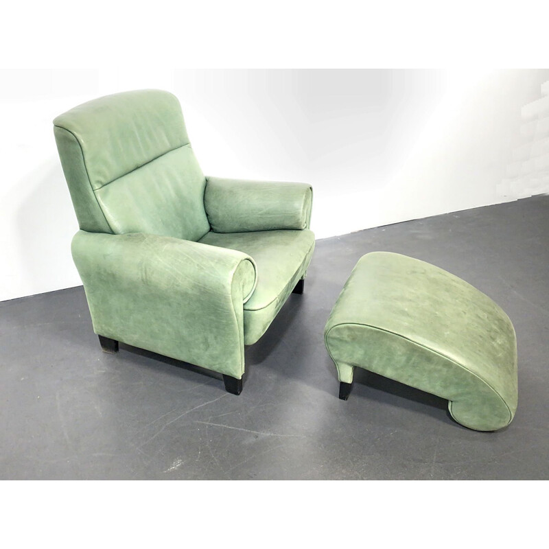 Poltrona Vintage, chaise longue com escabelo DS-90, couro verde, de Anita Schmidt para De Sede, Suíça, 1992.