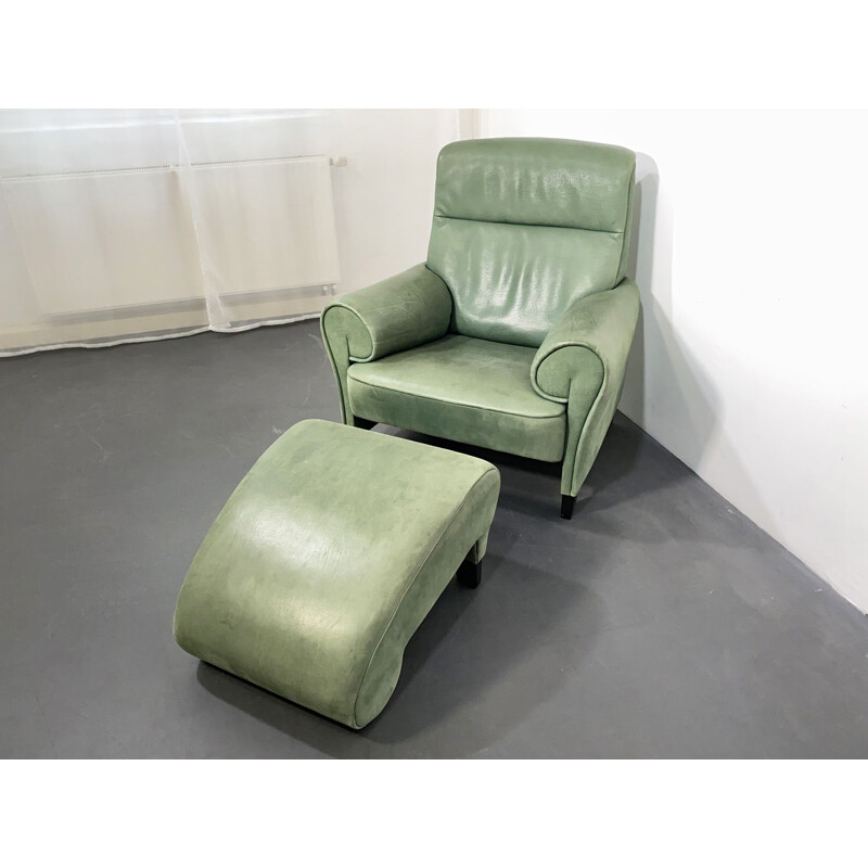 Sillón vintage, chaise longue con reposapiés DS-90, cuero verde, de Anita Schmidt para De Sede, Suiza, 1992.