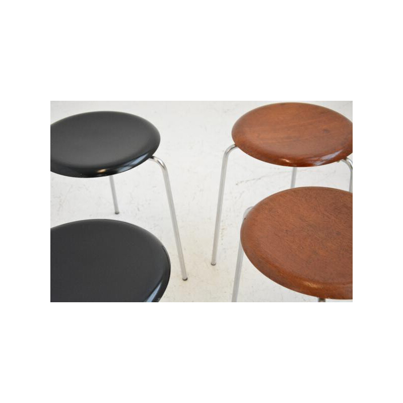 Fritz Hansen stool in black lacquered wood, Arne JACOBSEN - 1950s