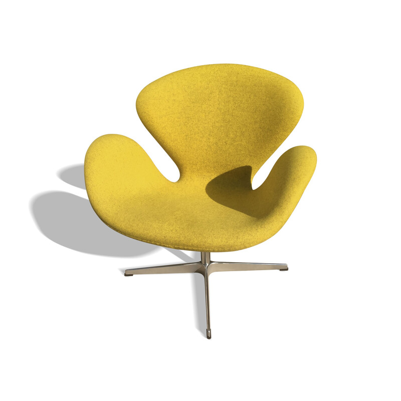 Fritz Hansen yellow "Swan" armchair, Arne JACOBSEN - 2000s
