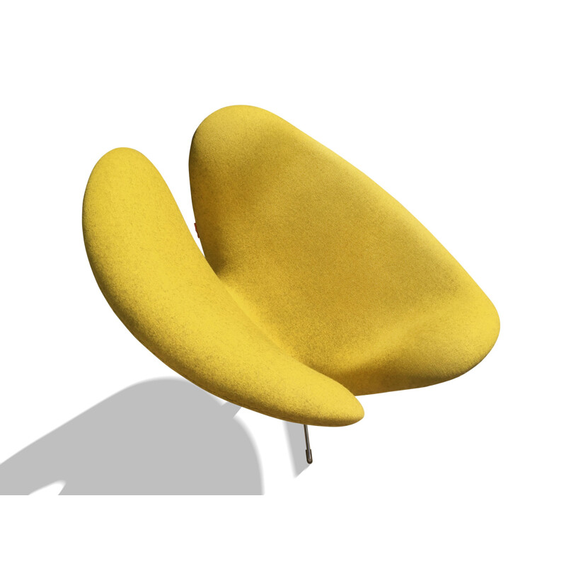 Fritz Hansen yellow "Swan" armchair, Arne JACOBSEN - 2000s