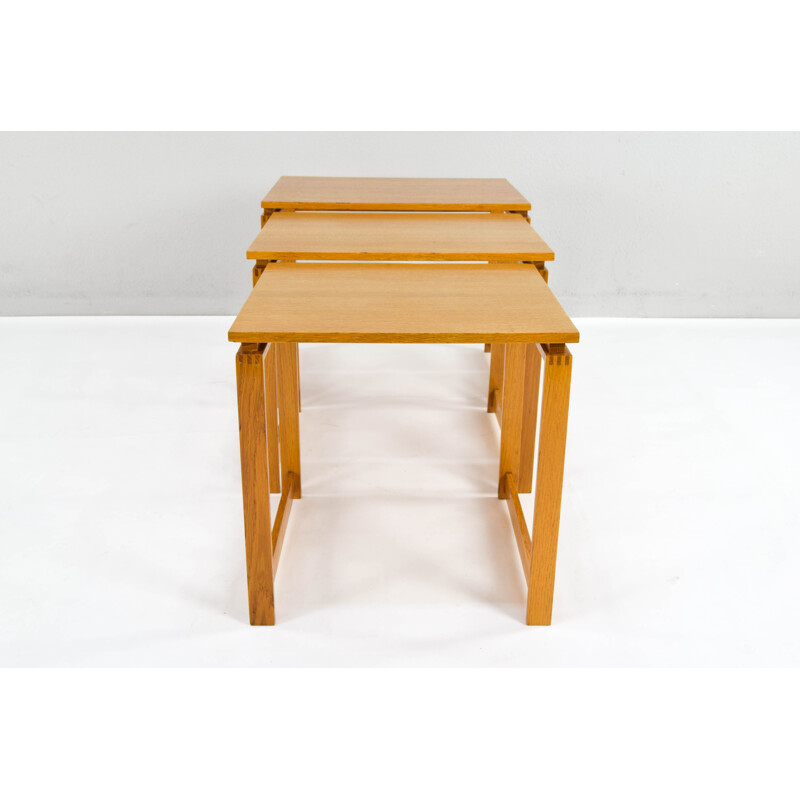 Ensemble de 3 tables gigogne vintage en hêtre danoise 1970