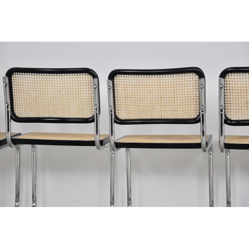 Lot de 8 chaises vintage noir par Marcel Breuer