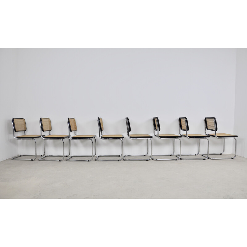 Lot de 8 chaises vintage noir par Marcel Breuer