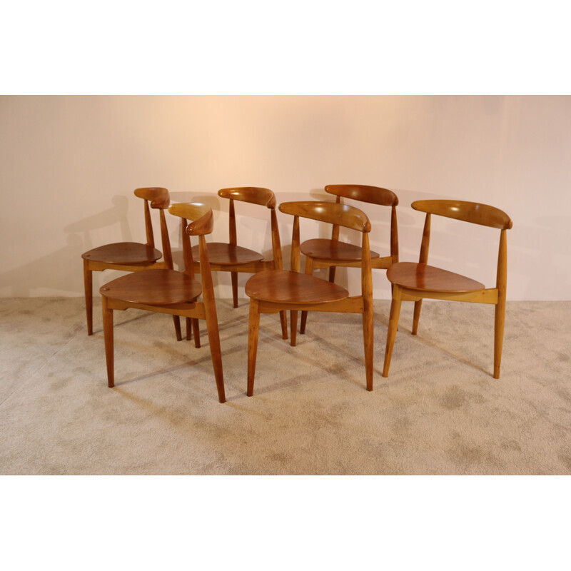 Vintage Heart dining set by Hans Wegner for Fritz Hansen Denmark 1950s