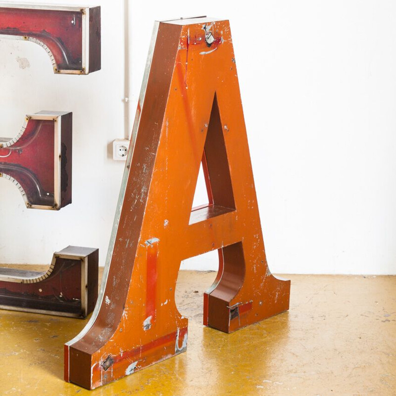 Suite of 6 vintage industrial letters Painted iron and methacrylate. Spain, 1970