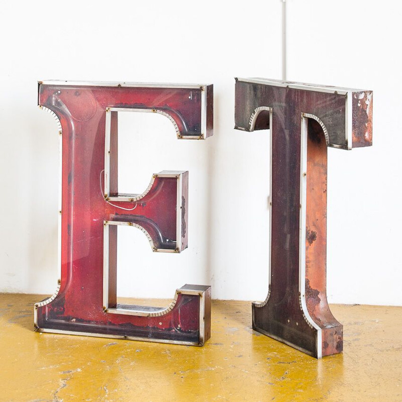 Suite of 6 vintage industrial letters Painted iron and methacrylate. Spain, 1970