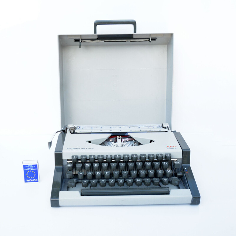Vintage Suitcase Typewriter, AEG Olympia Traveler de Luxe, Germany 1970s