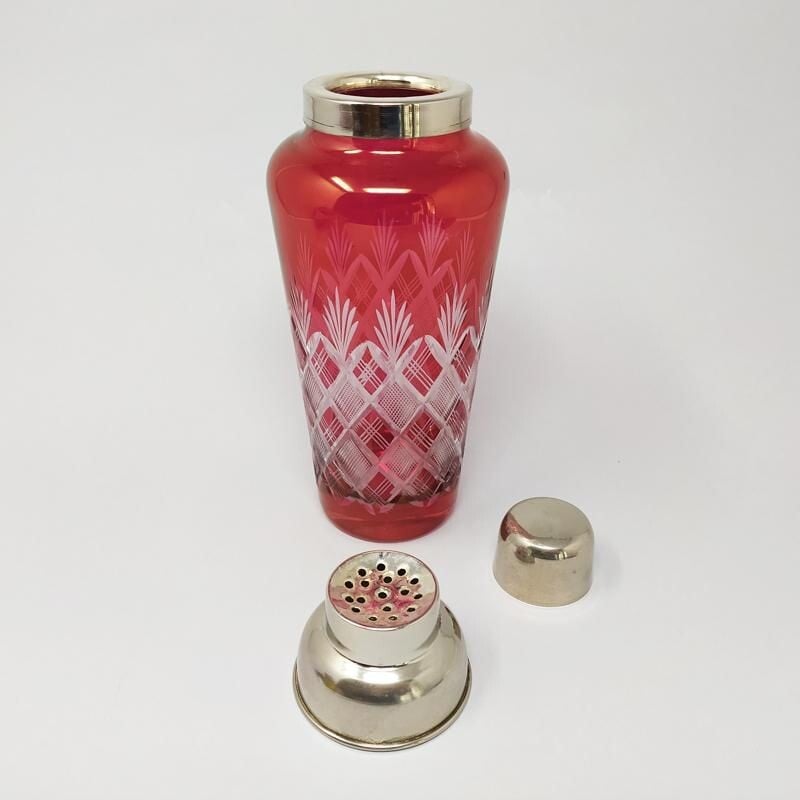 Mid-Century Red Elegant Stunning Cocktail Shaker in Murano Glassn Italy. 1950s