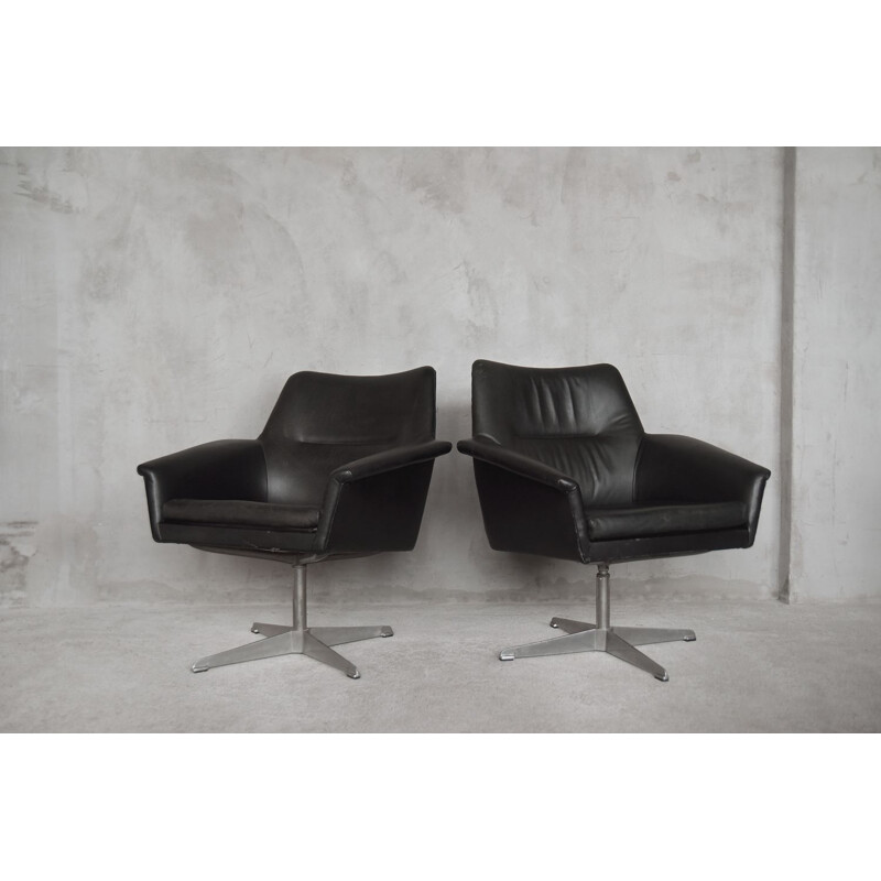 Pair of Mid-Century Black Leather Swivel Armchair by Ire Möbel AB, Scandinavian 1960s