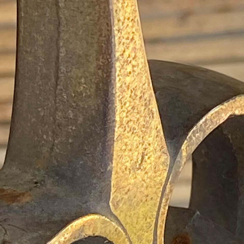 Par de ferro fundido vintage e bronze andirons, 1900