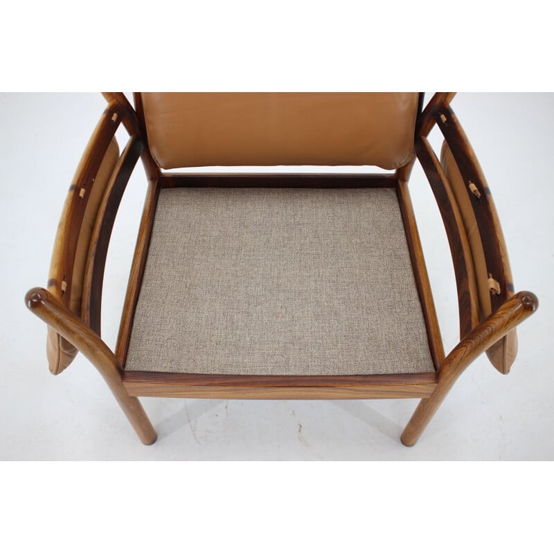 Paire de fauteuils vintage en palissandre avec tabouretIllum Wikkelsø Genius Danemark 1960s 