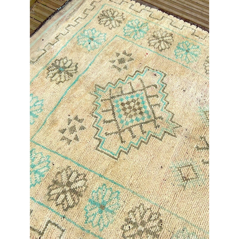 Tapis vintage berbere boujaad beige