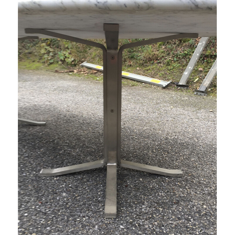 Vintage oval table in white marble with veins 1970