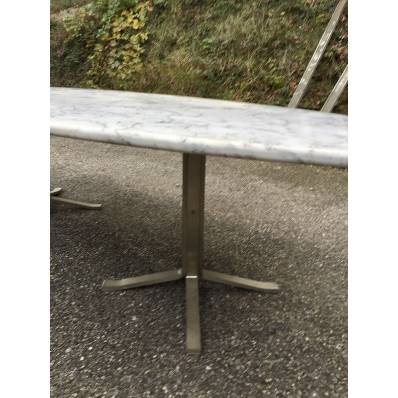 Vintage oval table in white marble with veins 1970