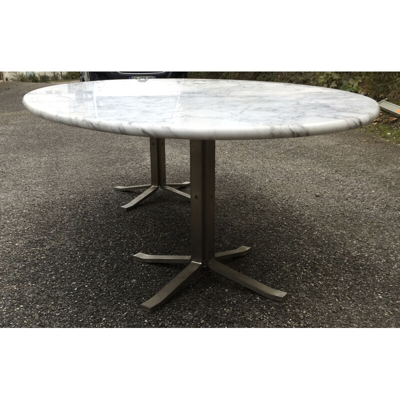 Vintage oval table in white marble with veins 1970