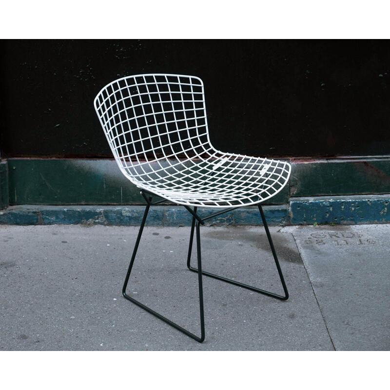 Sedia Wire vintage in bianco e nero di Harry Bertoia - Knoll 1960