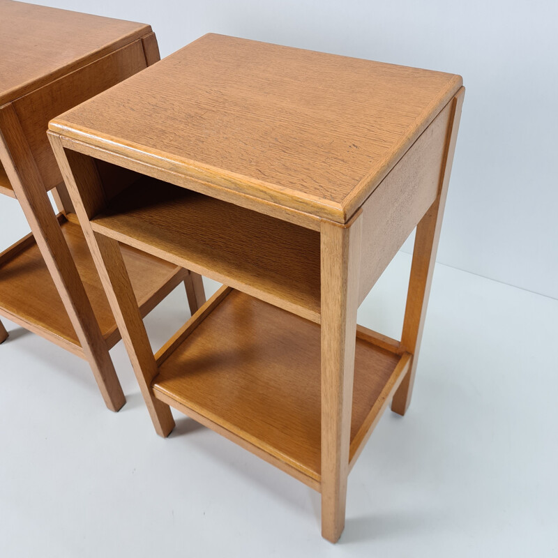 Paire de tables de chevet vintage en chêne par Wake &Dean Ltd, Art Déco Angleterre 1953