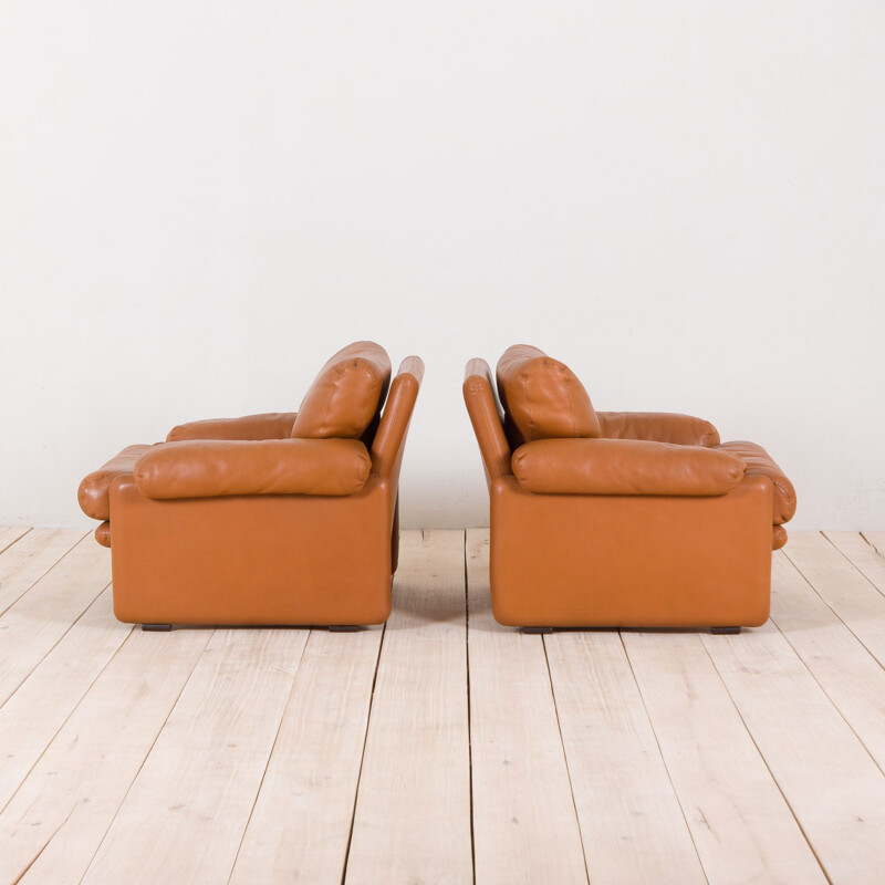 Pair of vintage B&B Italia Tobia Scarpa Coronado lounge chairs in light brown leather, 1970s 