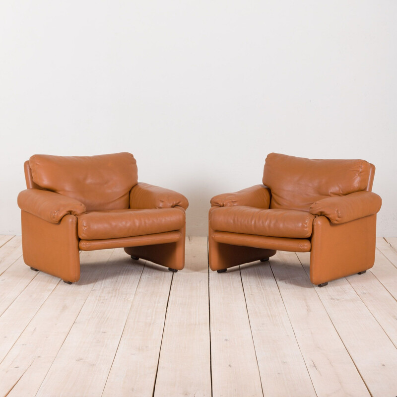 Pair of vintage B&B Italia Tobia Scarpa Coronado lounge chairs in light brown leather, 1970s 