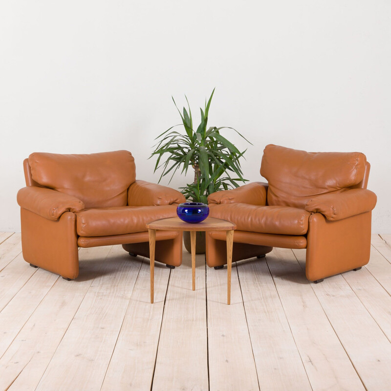 Pair of vintage B&B Italia Tobia Scarpa Coronado lounge chairs in light brown leather, 1970s 