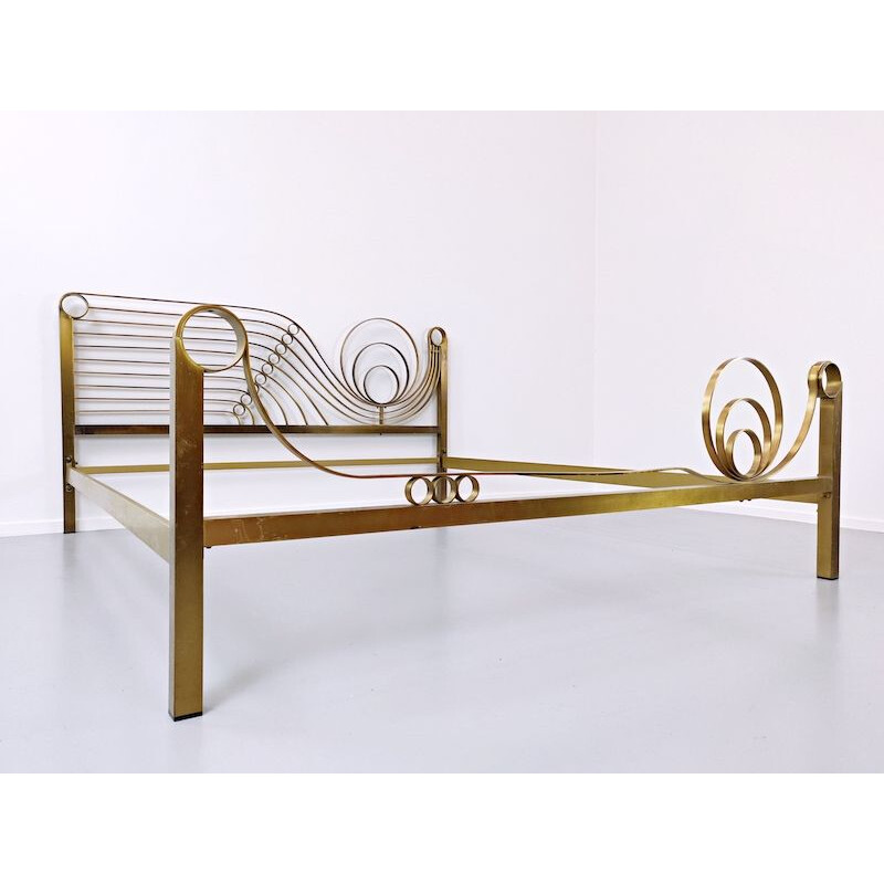 Vintage brass bed by Luciano Frigerio 1970