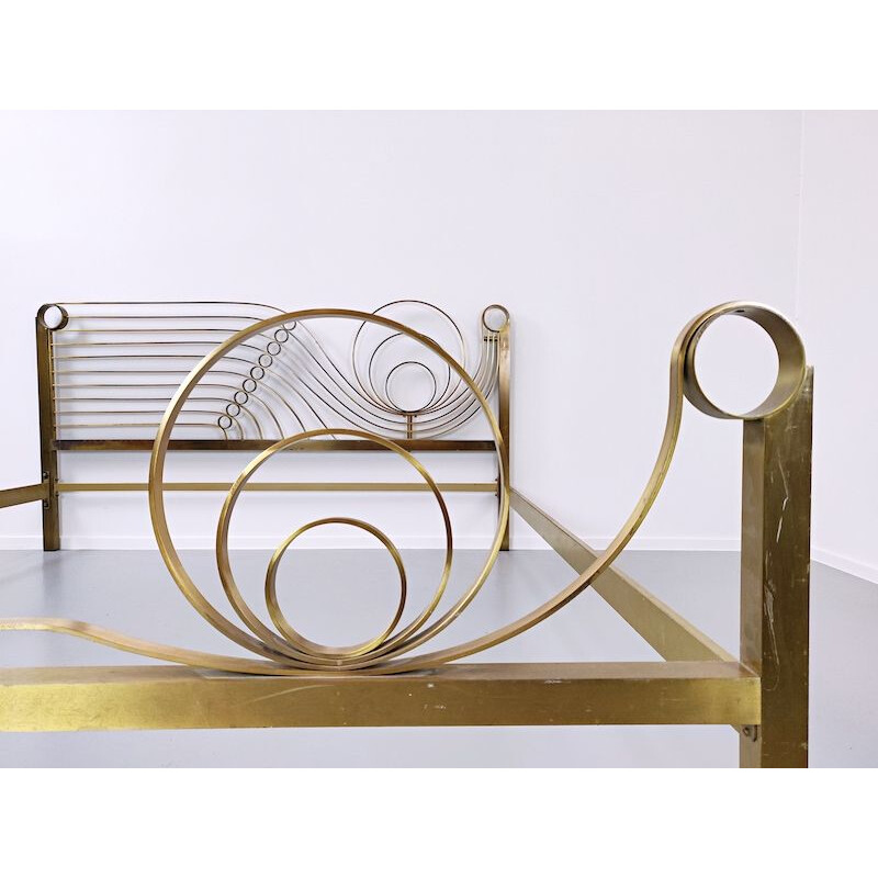 Vintage brass bed by Luciano Frigerio 1970