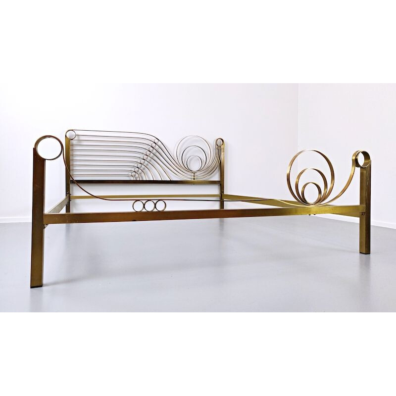 Vintage brass bed by Luciano Frigerio 1970