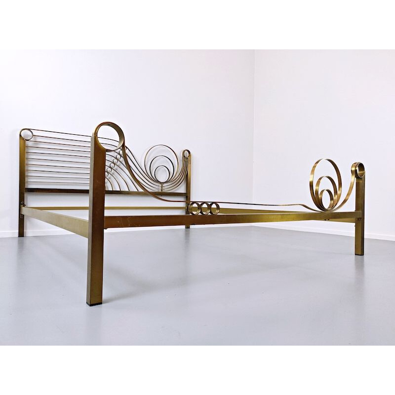 Vintage brass bed by Luciano Frigerio 1970