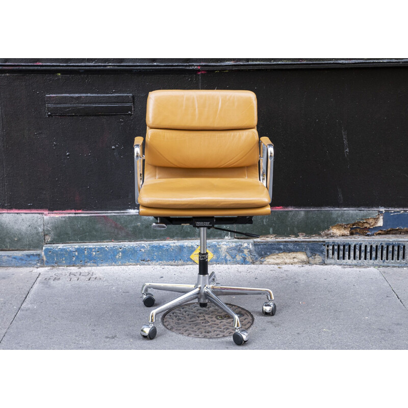 Vintage Soft Pad  armchair by Charles & Ray Eames 1969