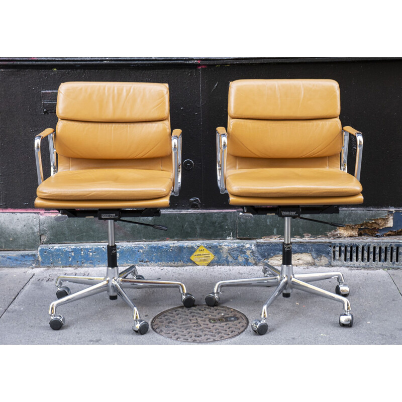 Pair of Vintage Soft Pad EA 217 Armchairs by Charles and Ray Eames - Vitra 