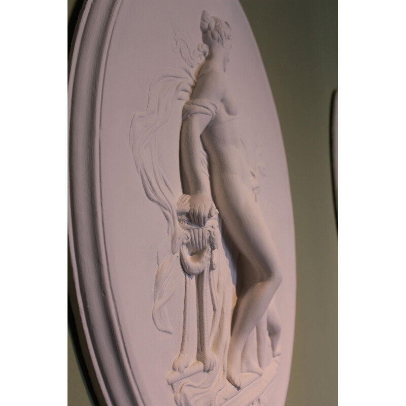 Paire de bas-reliefs vintage avec des sujets mythologiques Aphrodite et Adonis 1970