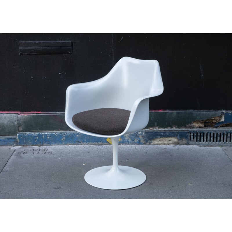 Vintage Tulip armchair by Eero Saarinen Knoll 1960