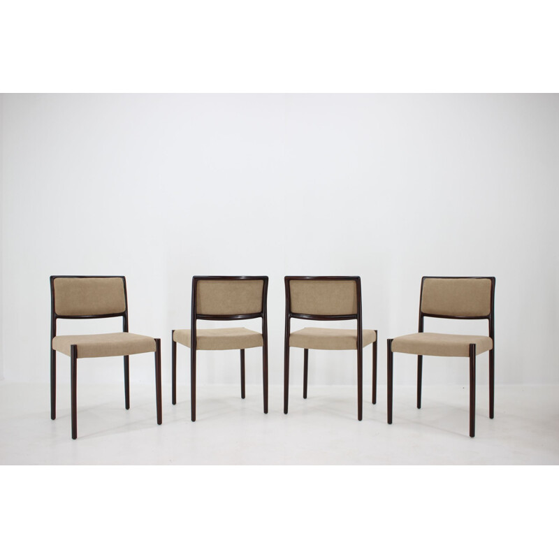 Conjunto de 4 cadeiras de carvalho vintage, modelo 80, de Niels O. Møller, Dinamarca