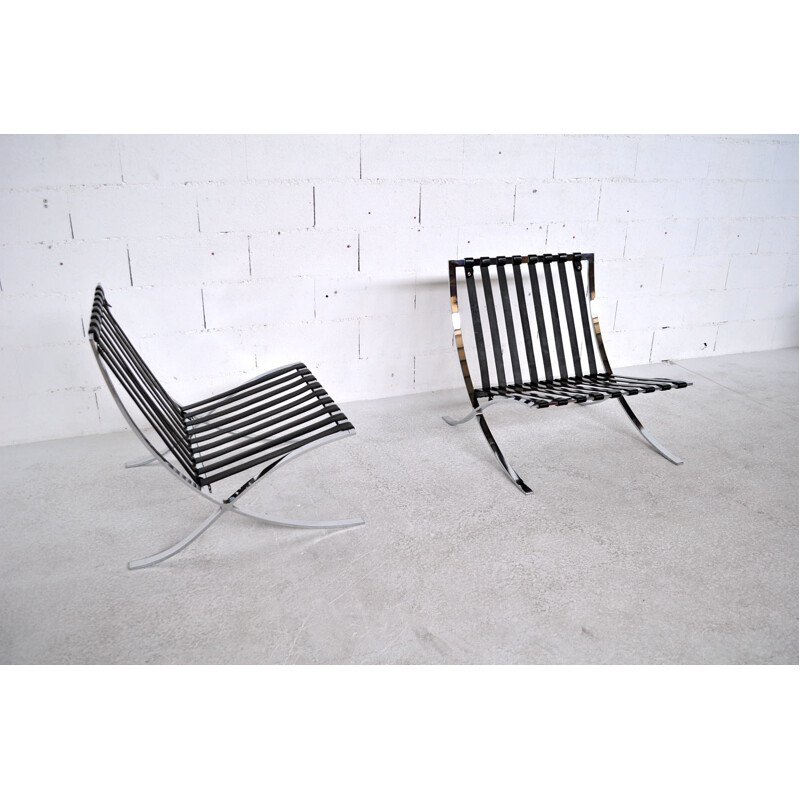 Pair of Knoll "Barcelona" low chairs, Ludwig MIES VAN DER ROHE - 1970s
