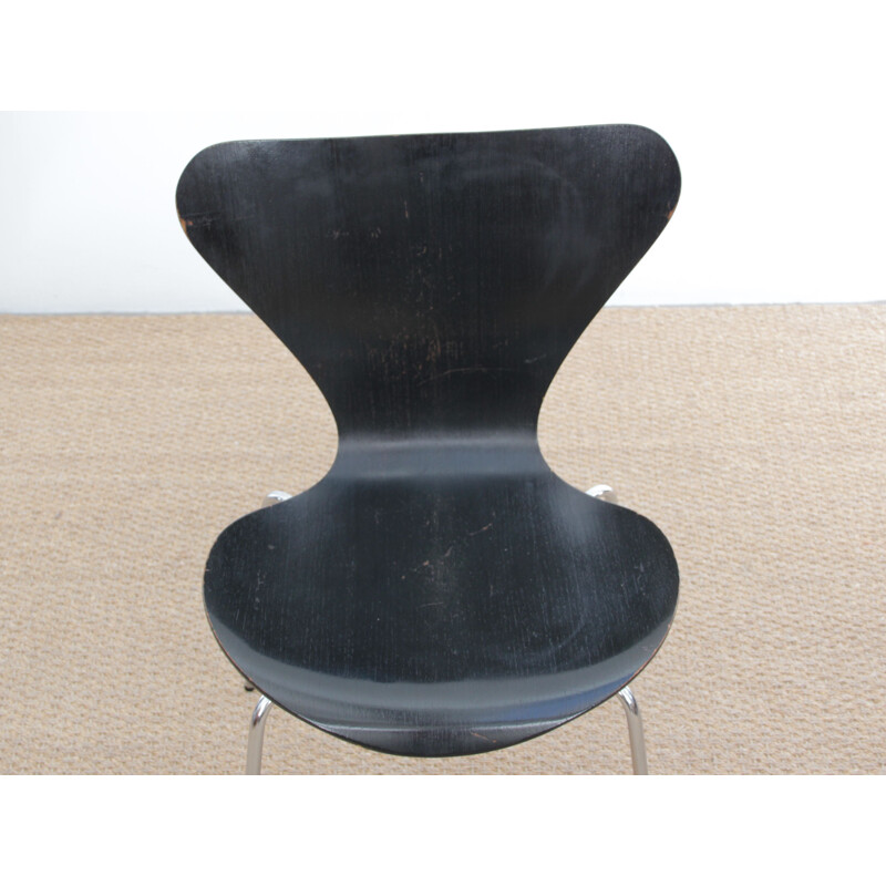 Suite 6 vintage chairs series 7 black 1979