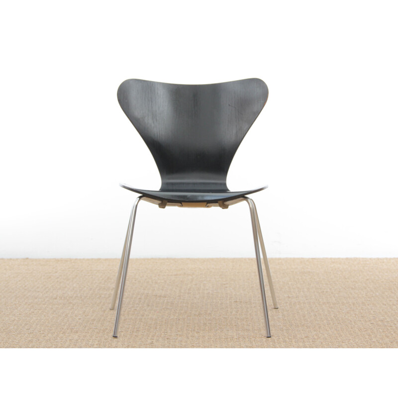 Suite 6 vintage chairs series 7 black 1979