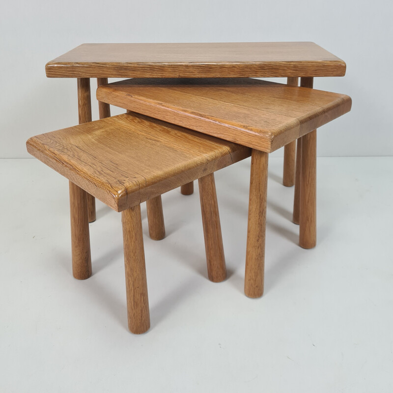 Set of 3 Mid-century oak nesting tables with round tapered legs, Dutch 1960s