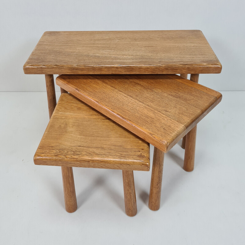 Set of 3 Mid-century oak nesting tables with round tapered legs, Dutch 1960s