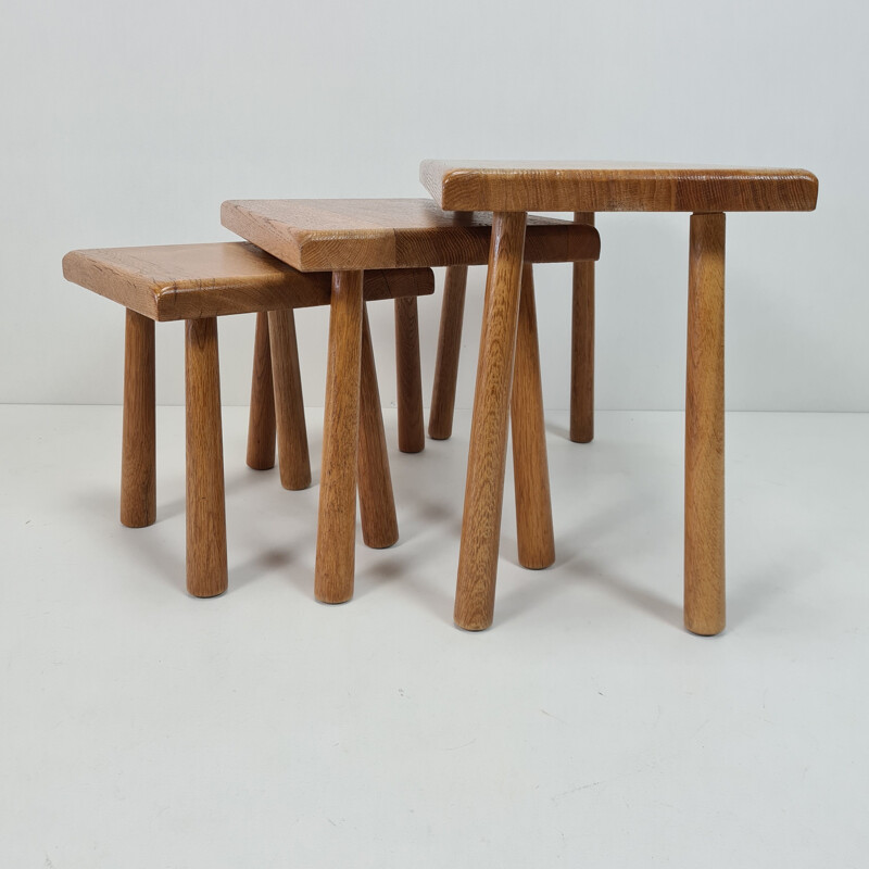 Set of 3 Mid-century oak nesting tables with round tapered legs, Dutch 1960s