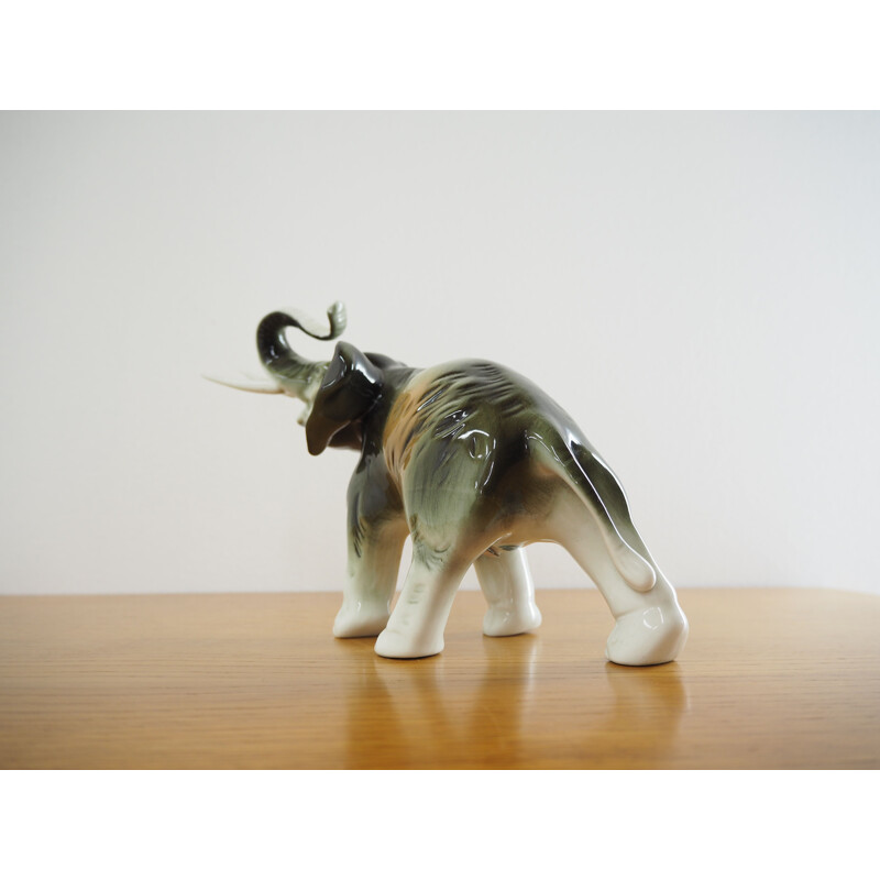 Escultura de elefante porcelânico Vintage de Royal Dux, Checoslováquia 1960