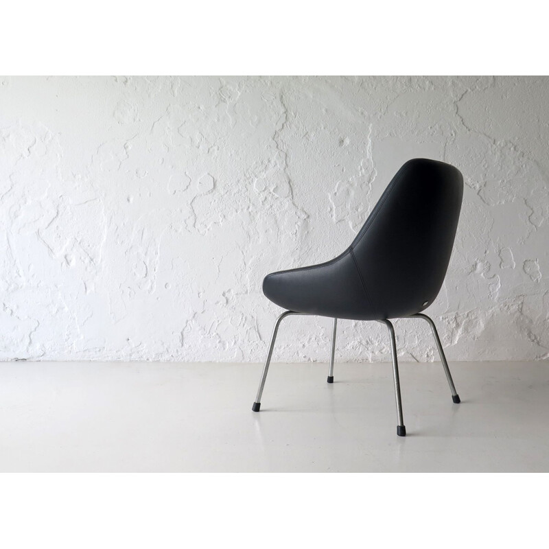 Vintage leatherette in a metal base chair, 1970s