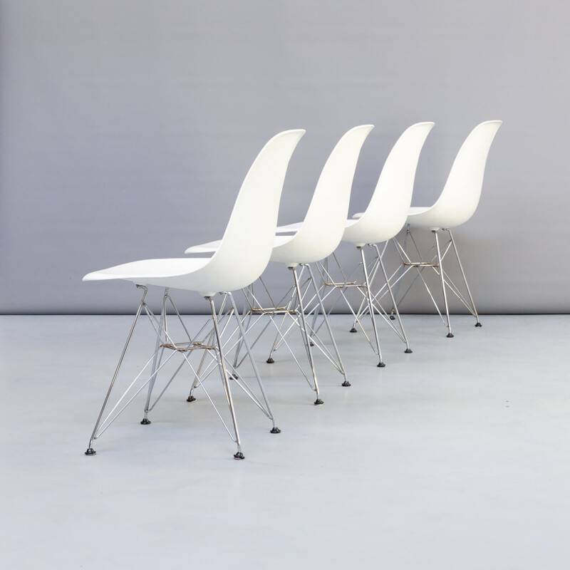 Set 4 vintage Charles & Ray Eames 'DSR' dining chair for Vitra 1990s 