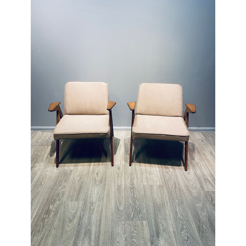 Ein Paar Vintage-Sessel aus dunklem Holz für Kaninchen von Chierowski. 1970