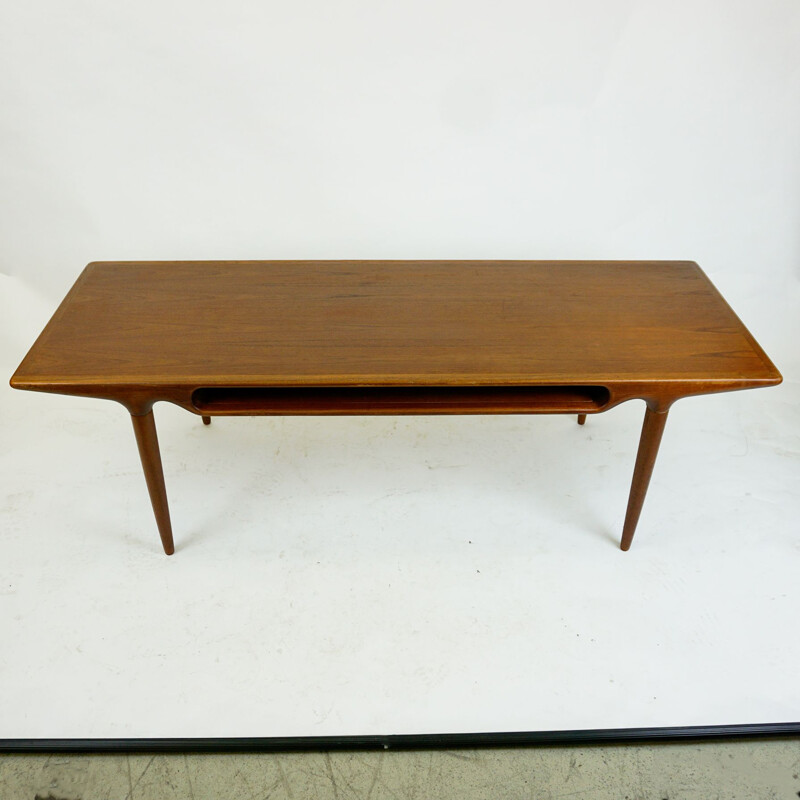 Vintage teak coffee table by Johannes Andersen, Dane