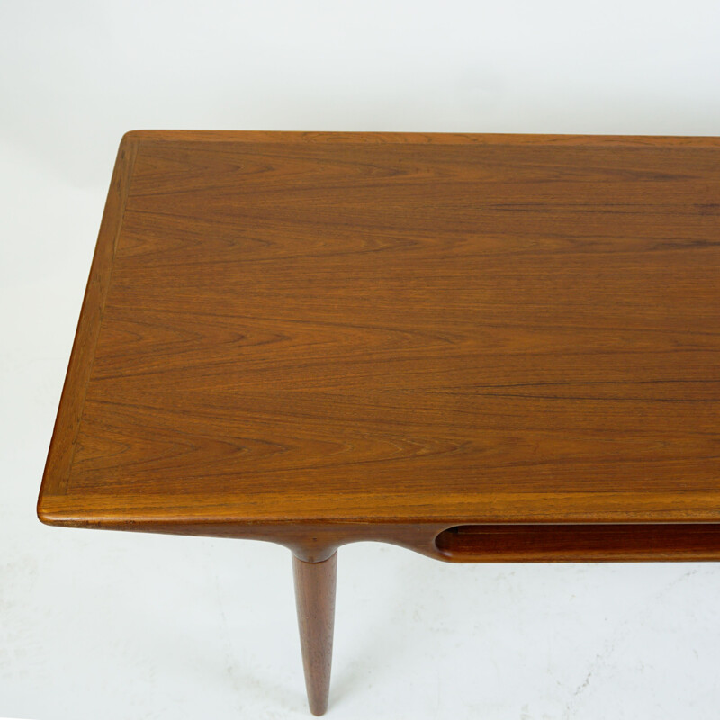 Vintage teak coffee table by Johannes Andersen, Dane