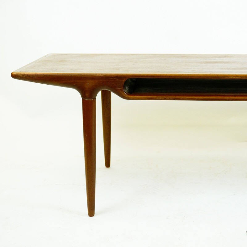 Vintage teak coffee table by Johannes Andersen, Dane