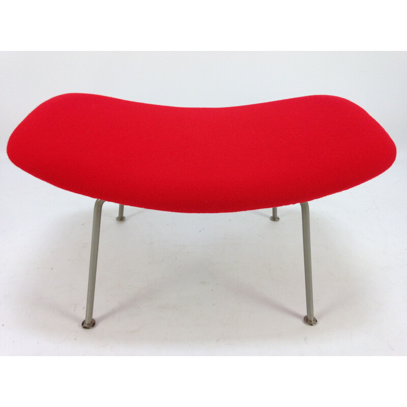 Vintage Oyster armchair with ottoman by Pierre Paulin for Artifort, 1965